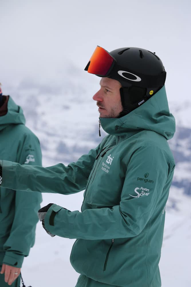 Alex Boucher explaining the difference between private and group ski lessons
